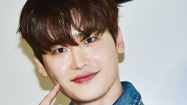 【新闻】李钟硕有望出演《再婚皇后》男主角,搭档申敏儿