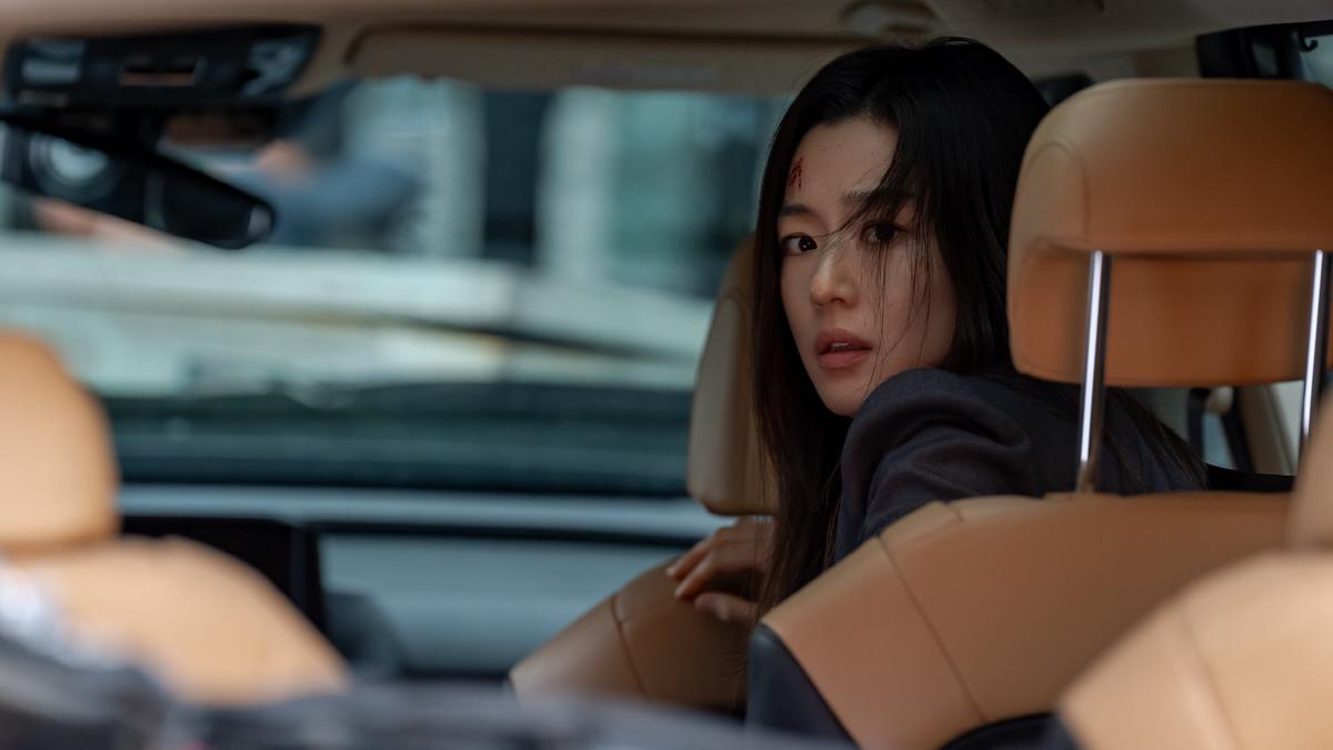 《暴风圈》正在热映精彩不断，在怀疑和信任之间绽放的化学反应