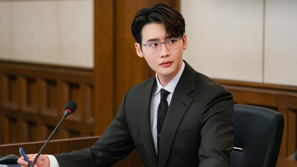 《瑞草洞》律政版复仇者联盟？李钟硕 x 文佳煐领衔五大「月薪律师」上演逆袭职场记