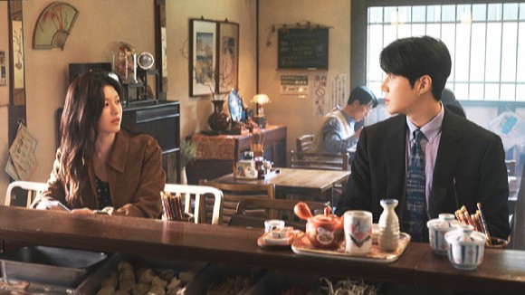 《这爱情可以翻译吗?》明年1月公开!金宣虎与高允贞合作打造视觉盛宴,口译员x顶流明星的恋爱