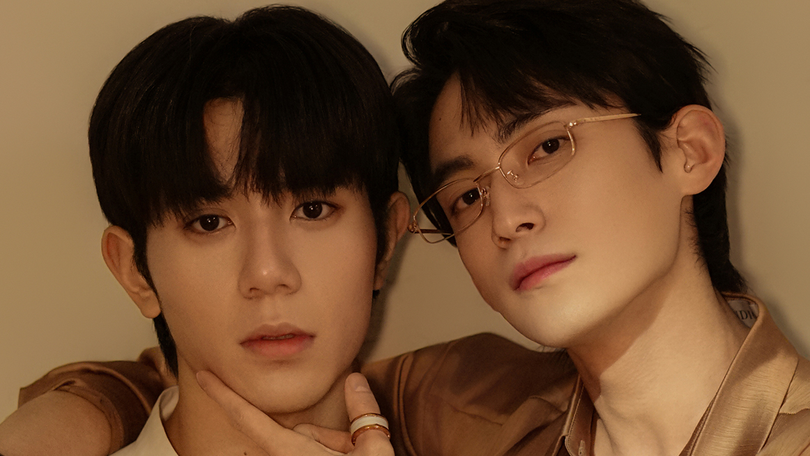 《涨潮时接吻》- 财阀少爷X穷困美术生,契约同居到真香的修罗场