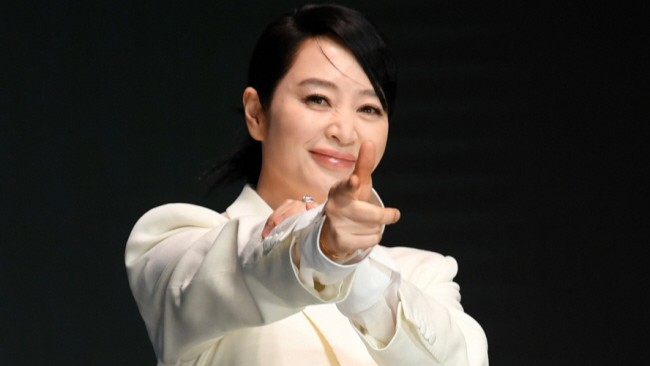 《现在出轨不是问题》主人公顶级女演员金憓秀，携手合作《鱿鱼游戏》制作班底