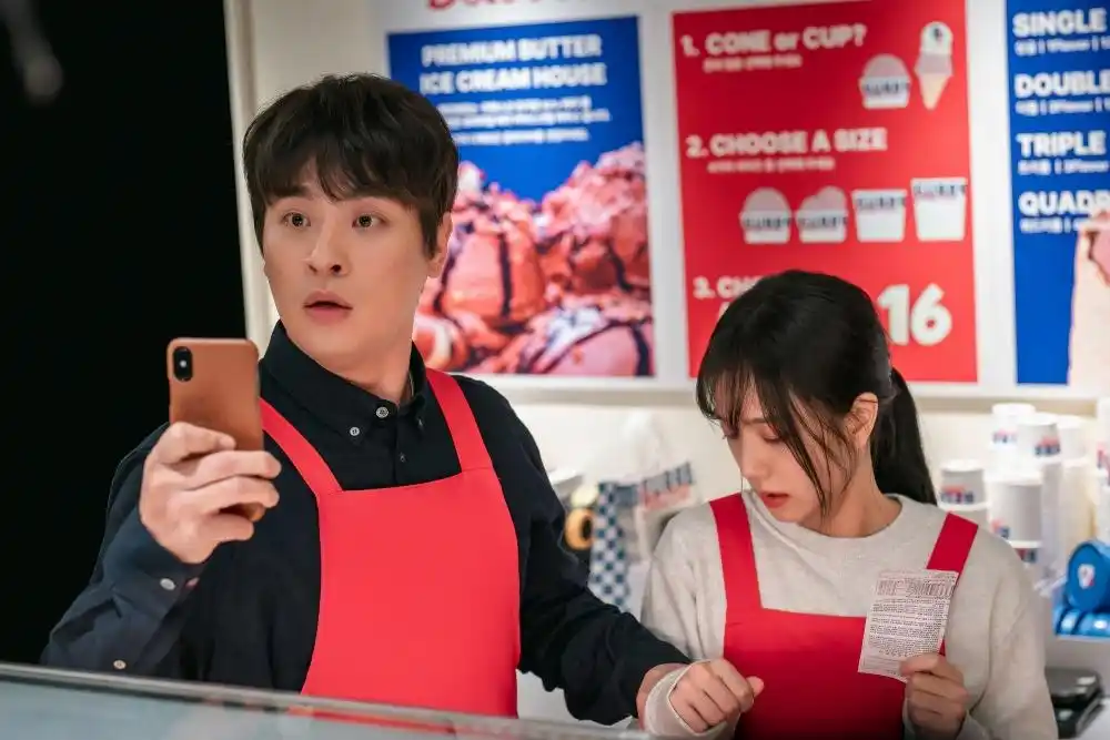 解锁《新乌托邦》:丧尸与浪漫喜剧的奇妙融合